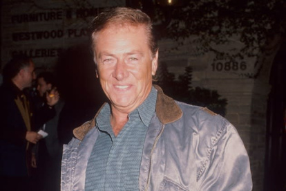 Quinn Redeker, un artista que apareció en varios seriados televisivos, fue nominado al Oscar por el guion de "El cazador".