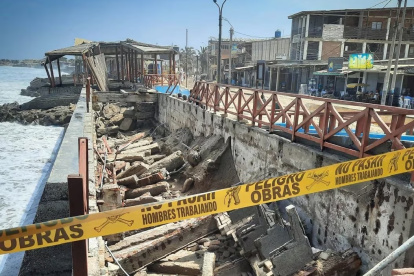 Una foto de Máncora Noticias, muestra parte de los daños.