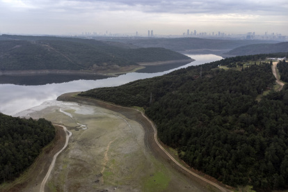 El nivel de agua en las presas ha caído en las últimas semanas por la temporada otoñal sin lluvias al oeste de Turquía.