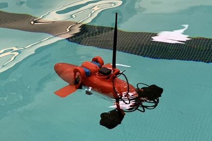 Avance. Este prototipo puede viajar por el agua sin ser detectado y de forma energéticamente eficiente no es sobre ella ni bajo ella, sino por el medio.