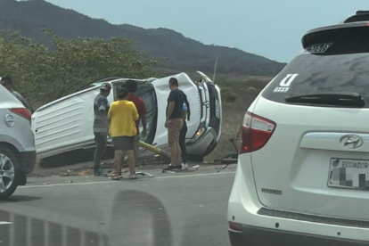 Imagen del accidente en la Vía Guayaquil - Santa Elena.