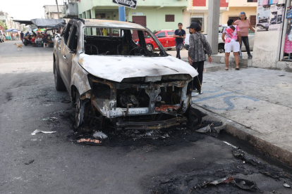 Los dos delincuentes huyeron en un auto que los esperaba a una cuadra