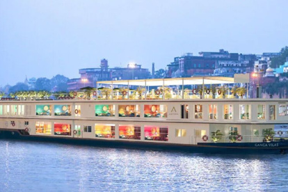 El crucero de lujo, que cuenta con tres cubiertas y suites con capacidad para 36 personas.  Tomada de la página India /Posts Spanish