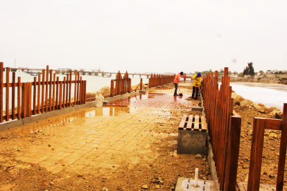 Así quedó un sector de Salinas luego de un fuerte oleaje.