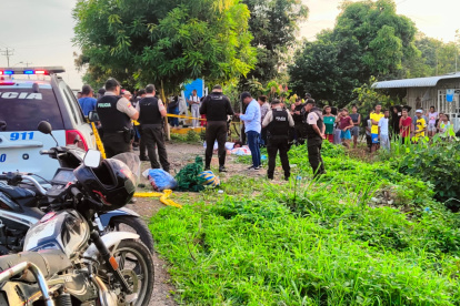 Puebloviejo. Elementos policiales recorren área donde ocurrió el crimen.