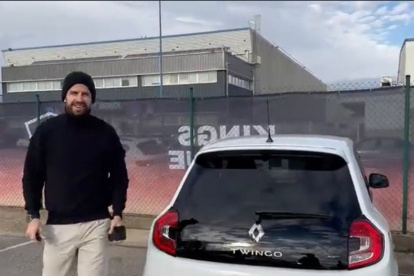 Para Gerard Piqué, lo prometido es deuda y llegó a la Kings League en su nuevo auto, un Twingo.