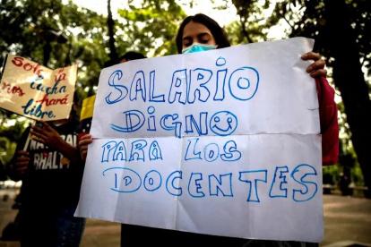 Sindicatos de docentes y ONG de Venezuela denunciaron este domingo, Día del Maestro en el país, una situación laboral "alarmante"