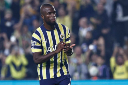 Enner Valencia volvió a las canchas este domingo 15 de enero con su equipo y anotó un doblete.