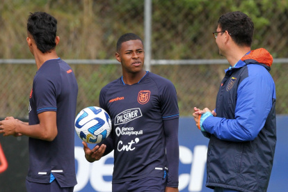 Patrickson Delgado, volante de la Tricolor sub-20, habló con los dirigentes del Ajax para estar en el Sudamericano.