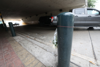 Así lucía el lugar donde fue baleado Javier Rosero, en la avenida Del Bombero.