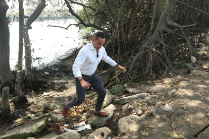 El candidato por SUMA, Pedro Pablo Duart, hizo una Parada EXPRESO a la ribera del estero Salado.