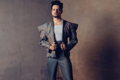 La canción por su lado, está a punto de llegar a los 400 mil "plays" en Spotify.