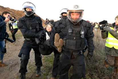 Momento en que Greta es detenida.