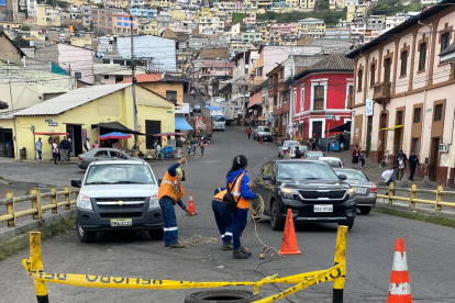 Solución. Un equipo retiró el material que obstaculizaba la circulación en esta calle de alto flujo