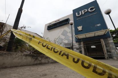 Urgencia. Los moradores del sector de la 14 y Pedro Pablo Gómez, centro sur de Guayaquil, instan a las autoridades para que se habilite la UPC, para evitar que se convierta en guarida de drogadictos.