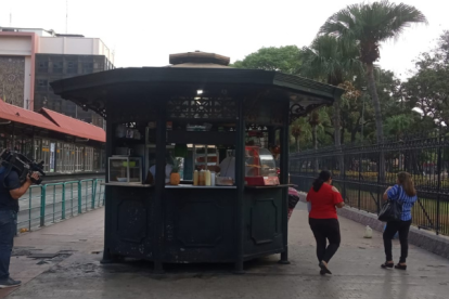 En un costado del local aún pueden verse manchas negras resultantes del fuego.