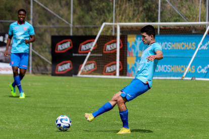 La selección ecuatoriana sub-20 se alista para el debut ante Chile.