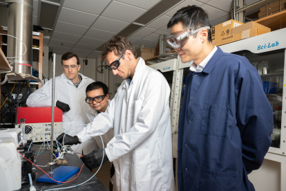 Investigadores trabajando en el laboratorio del Georgia Tech, en Estados Unidos.