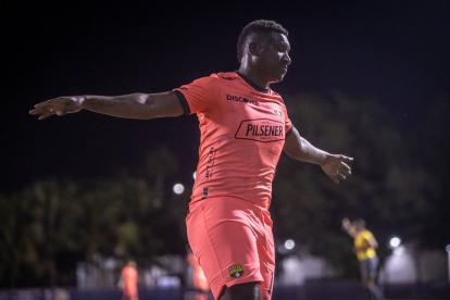 Jhon Jairo Cifuente marcó un doblete en el partido amistoso de Barcelona.