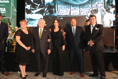 María Eugenia Navarrete, Esteban Quirola, Jenny de Quirola, Alfredo Dellepian y Celso Jijón.
