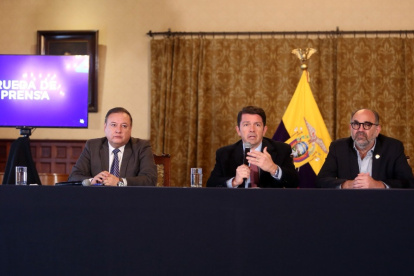 Los ministro del Interior, Juan Zapata; de Gobierno, Francisco Jiménez; y el secretario de la Administración, Iván Correa, dieron ayer la cara.