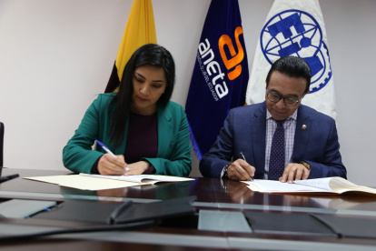 la Viceministra de Electricidad y Energía Renovable, Enith Carrión y por el Gerente General de ANETA, Gorki Obando.