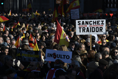 Con pancartas salieron a protestar en Madrid