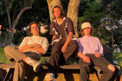 La banda colombiana está conformada por Felipe Galat, Alejandro González y Andrés Vasquez.