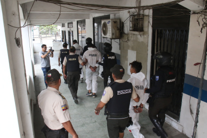 Los detenidos se encontraban en el Puerto Principal. Luego de sus capturas fueron trasladados hacia Milagro, en donde se espera que en las próximas horas se les realice la audiencia respectiva.