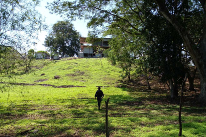 Escena del crimen. En la imagen, el predio en el que residía Carlos Kada y donde fue ayer asesinado.