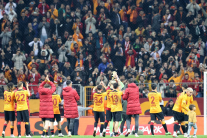 Los jugadores del Galatasaray festejan el triunfo de este sábado 21 de enero de 2023.