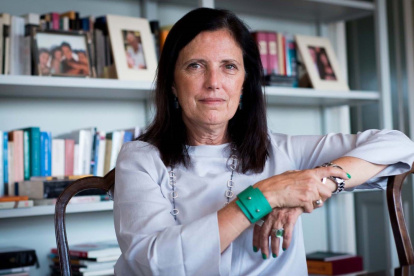 Nació en 1960. Es escritora, guionista y dramaturga.