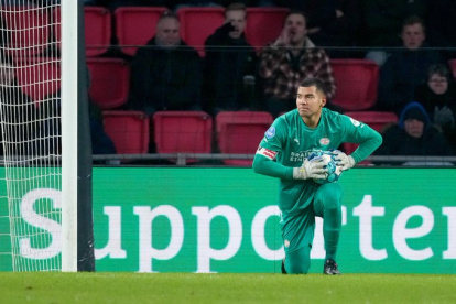Con Walter Benitez en el arco, el PSV venció 1-0 al Vitesse.