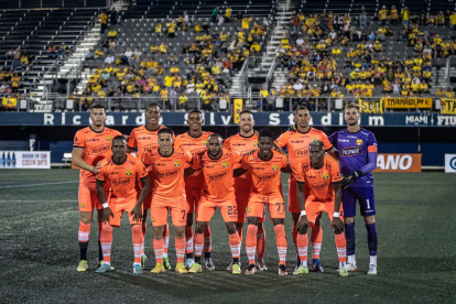 El once que presentó el entrenador Fabián Bustos dejó algunas certezas.
