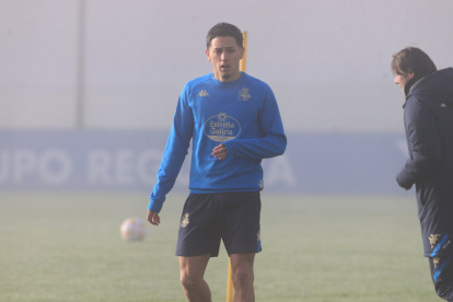 Deportivo La Coruña dio oficialmente la bienvenida al ecuatoriano Kike Saverio.