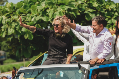 La alcaldesa estuvo ayer en la parroquia rural de Guayaquil, Tenguel. En ese lugar aún no hay agua potable ni alcantarillado