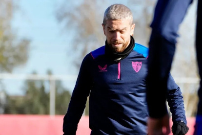 El Papu Gómez, volante argentino, en el entrenamiento del Sevilla.