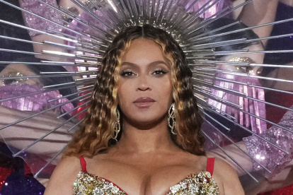 Beyoncé durante la apertua del Atlantis The Royal donde ofreció un show privado.
