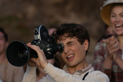 Los F resulta un homenaje a la cinta italiana dramática Cinema Paradiso (Nuovo Cinema Paradiso), de 1988, ganadora del Óscar a mejor película de habla no inglesa.