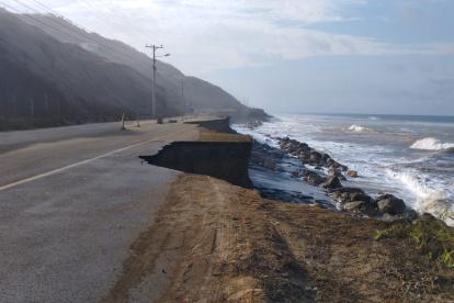 La vía de este sector ha quedado afectada.