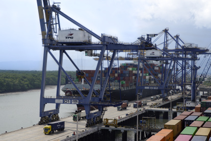 Terminal.- El puerto de Guayaquil donde se mueve la mayor parte del comercio exterior.