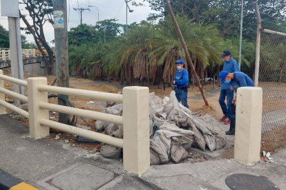 Sitio. En el ramal norte del estero Salado se llevó a cabo la limpieza.