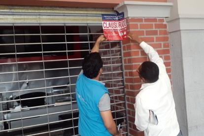 Control.- Autoridades de Arcsa clausuran un restaurante en Samborondón.