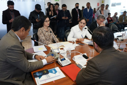 Autoridades. Viviana Veloz, por el correísmo, y Mireya Pazmiño, por Pachakutik contra la voluntad de Pachakutik, son la presidenta y vicepresidenta de la comisión ocasional.