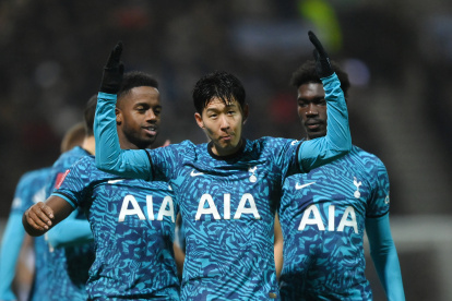 Goleador. Son Heung Min marcó dos tantos en el triunfo del Tottenham