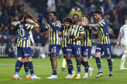 Enner Valencia (c) marcó cuatro tantos en la victoria sobre el Kasimpasa.