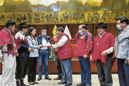 En octubre de 2021, el Frente Unitario de Trabajadores (FUT) entregó a la entonces presidenta de la Asamblea Nacional, Guadalupe Llori, una propuesta de reforma laboral. En diciembre pasado, el pleno dio un plazo de 90 días a la Comisión de Trabajo para que presente el informe respectivo.