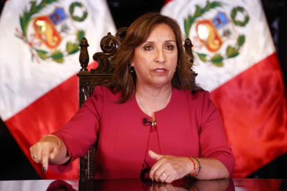 Los manifestantes peruanos piden la salida de la presidenta Dian Bouarte