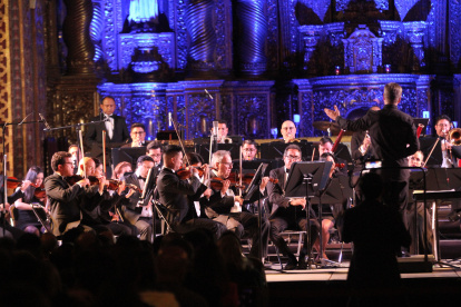 La Orquesta Sinfónica Nacional  interpretó temas nacionales, apropiados para la ocasión.