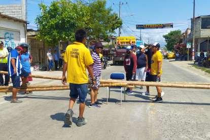 Tres horas duró el bloqueo en la localidad de Libertador Bolívar este 1 de febrero.